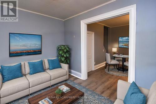 159 Macaulay Street E, Hamilton, ON - Indoor Photo Showing Living Room