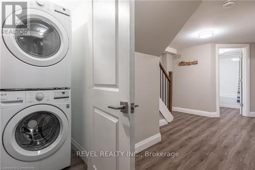 2 - 367 East 18Th Street, Hamilton, ON - Indoor Photo Showing Laundry Room