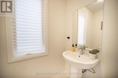 224 Newman Drive, Cambridge, ON - Indoor Photo Showing Bathroom