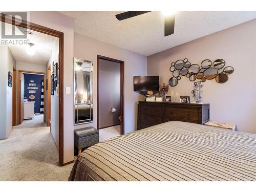 2740 25Th Avenue Ne, Salmon Arm, BC - Indoor Photo Showing Bedroom