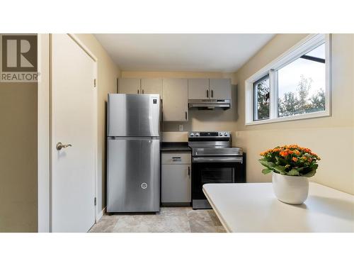 2740 25Th Avenue Ne, Salmon Arm, BC - Indoor Photo Showing Kitchen