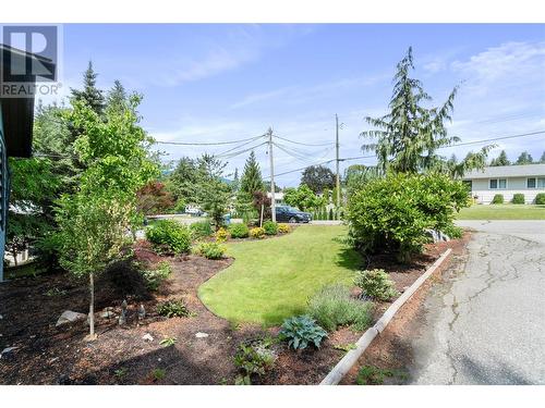 2740 25Th Avenue Ne, Salmon Arm, BC - Outdoor