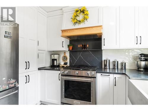 2740 25Th Avenue Ne, Salmon Arm, BC - Indoor Photo Showing Kitchen