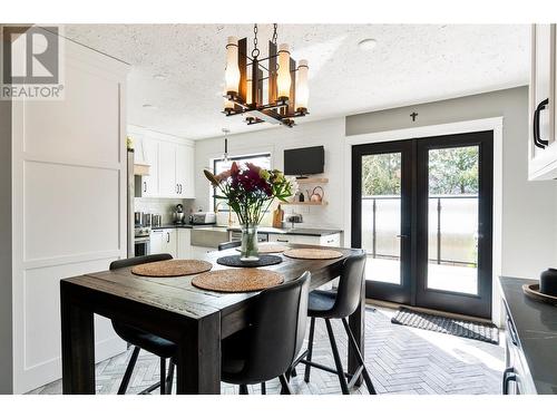 2740 25Th Avenue Ne, Salmon Arm, BC - Indoor Photo Showing Dining Room