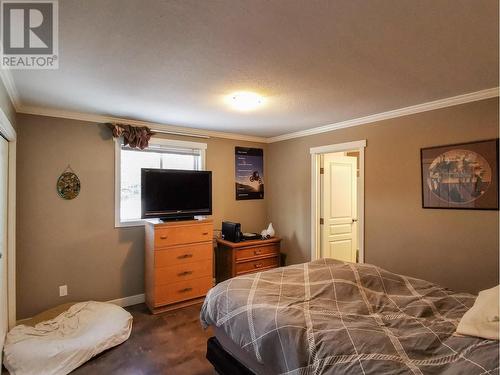 3000 Maze-Forbes Fs Road, Lac La Hache, BC - Indoor Photo Showing Bedroom