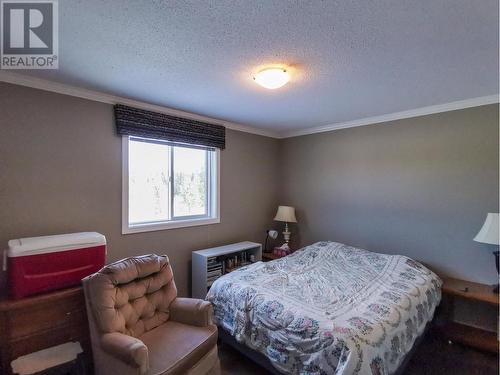 3000 Maze-Forbes Fs Road, Lac La Hache, BC - Indoor Photo Showing Bedroom