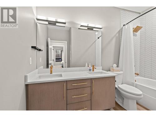 529 Truswell Road Unit# 101, Kelowna, BC - Indoor Photo Showing Bathroom