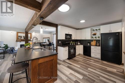 7559 Lakeridge Road, Uxbridge, ON - Indoor Photo Showing Kitchen With Double Sink