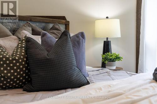 7559 Lakeridge Road, Uxbridge, ON - Indoor Photo Showing Bedroom