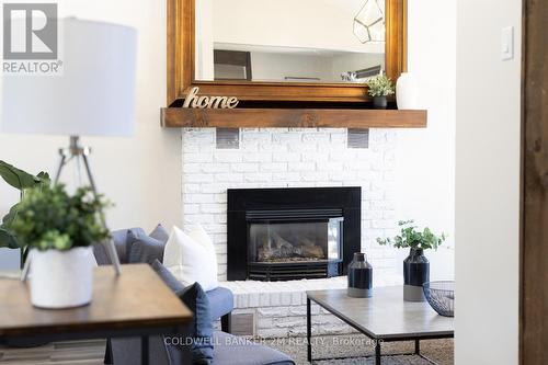 7559 Lakeridge Road, Uxbridge, ON - Indoor Photo Showing Living Room With Fireplace