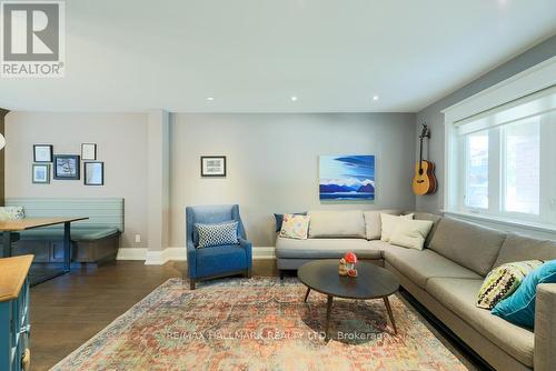 198 Lawlor Avenue, Toronto, ON - Indoor Photo Showing Living Room