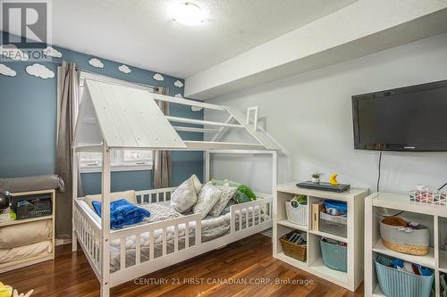 202 - 9 Jacksway Crescent, London, ON - Indoor Photo Showing Bedroom