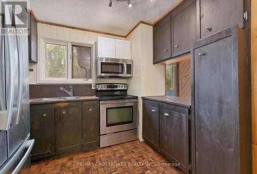 2726 9Th Line, Innisfil, ON - Indoor Photo Showing Kitchen