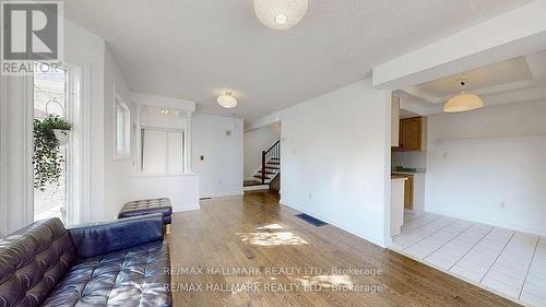 116 - 18 Clark Avenue W, Vaughan, ON - Indoor Photo Showing Living Room