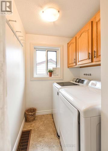 445 Mooney Crescent, Orillia, ON - Indoor Photo Showing Laundry Room