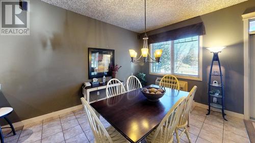 300 Bighorn Boulevard Unit# 324, Radium Hot Springs, BC - Indoor Photo Showing Dining Room