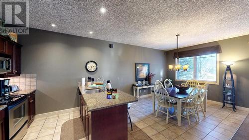 300 Bighorn Boulevard Unit# 324, Radium Hot Springs, BC - Indoor Photo Showing Kitchen