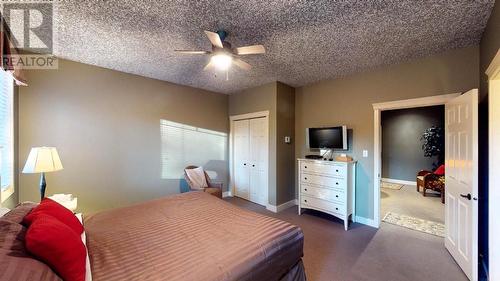 300 Bighorn Boulevard Unit# 324, Radium Hot Springs, BC - Indoor Photo Showing Bedroom