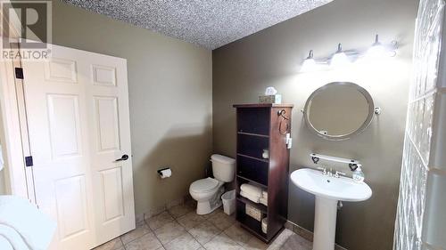 300 Bighorn Boulevard Unit# 324, Radium Hot Springs, BC - Indoor Photo Showing Bathroom