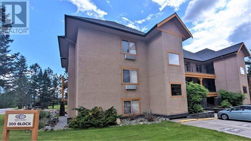 300 Bighorn Boulevard Unit# 324, Radium Hot Springs, BC - Outdoor With Balcony