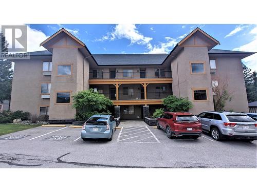 300 Bighorn Boulevard Unit# 324, Radium Hot Springs, BC - Outdoor With Balcony With Facade