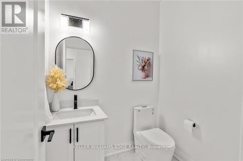 4 Santa Barbara Lane, Halton Hills, ON - Indoor Photo Showing Bathroom