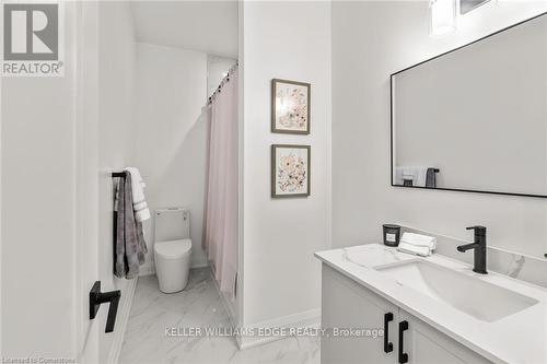 4 Santa Barbara Lane, Halton Hills, ON - Indoor Photo Showing Bathroom