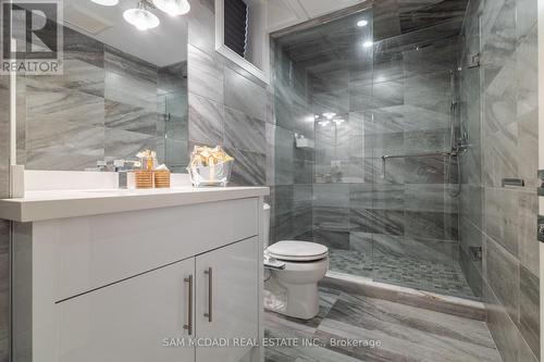 89 Russell Drive, Oakville, ON - Indoor Photo Showing Bathroom