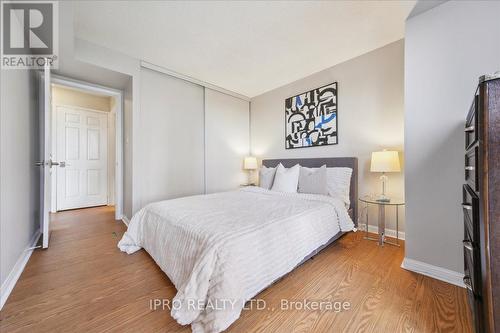 613 - 55 Kingsbridge Garden Circle, Mississauga, ON - Indoor Photo Showing Bedroom