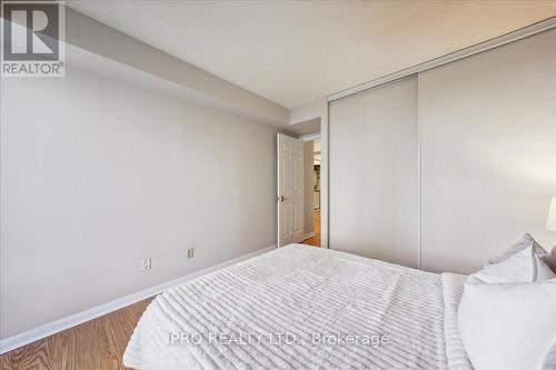 613 - 55 Kingsbridge Garden Circle, Mississauga, ON - Indoor Photo Showing Bedroom