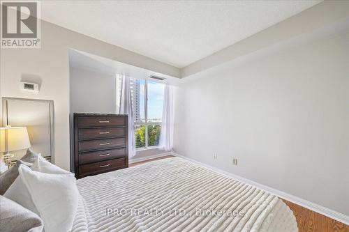 613 - 55 Kingsbridge Garden Circle, Mississauga, ON - Indoor Photo Showing Bedroom