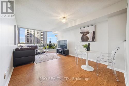 613 - 55 Kingsbridge Garden Circle, Mississauga, ON - Indoor Photo Showing Living Room