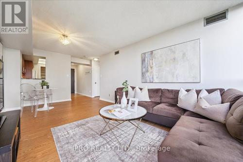 613 - 55 Kingsbridge Garden Circle, Mississauga, ON - Indoor Photo Showing Living Room