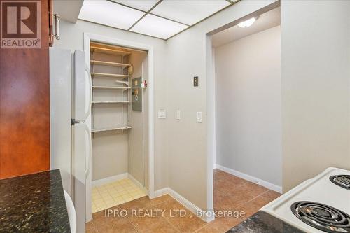 613 - 55 Kingsbridge Garden Circle, Mississauga, ON - Indoor Photo Showing Other Room