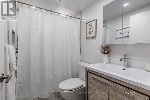 611 - 270 Scarlett Road, Toronto, ON - Indoor Photo Showing Bathroom