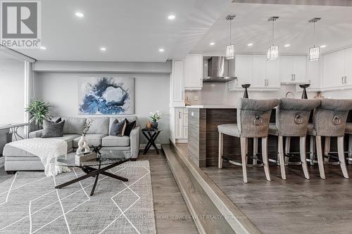 611 - 270 Scarlett Road, Toronto, ON - Indoor Photo Showing Living Room