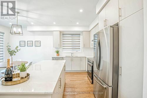 416 Coronation Road, Whitby, ON - Indoor Photo Showing Kitchen With Upgraded Kitchen