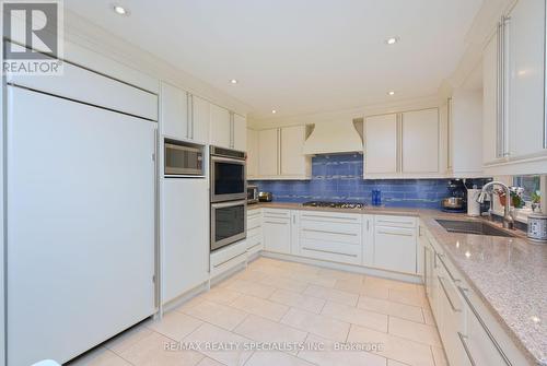 14 Penrose Court, Brampton, ON - Indoor Photo Showing Kitchen