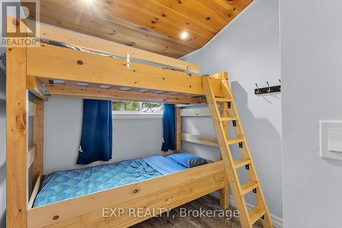 10451 Lakeshore Road, Wainfleet, ON - Indoor Photo Showing Bedroom