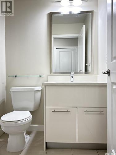 412 410 Hunter Road, Saskatoon, SK - Indoor Photo Showing Bathroom