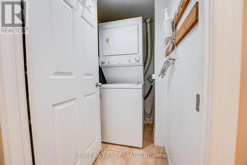 1112 - 155 Beecroft Road, Toronto, ON - Indoor Photo Showing Laundry Room