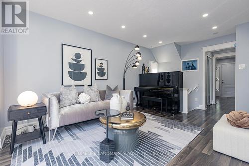 170 Bellefontaine Street, Toronto, ON - Indoor Photo Showing Living Room