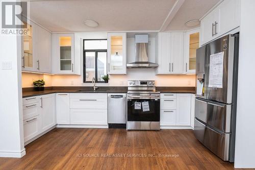 4204 - 50 Old Kingston Road, Toronto, ON - Indoor Photo Showing Kitchen