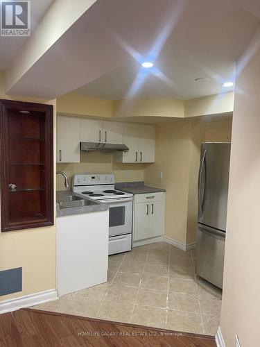 Bsmnt - 36 Stanford Crescent, Clarington, ON - Indoor Photo Showing Kitchen