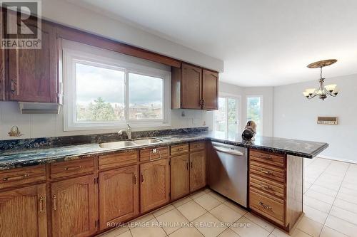 70 Vineyard Court, Vaughan, ON - Indoor Photo Showing Kitchen With Double Sink