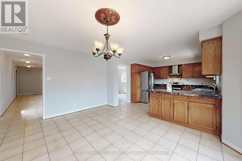 70 Vineyard Court, Vaughan, ON - Indoor Photo Showing Kitchen