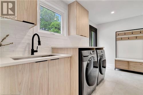 514 Oxbow Road, Waterloo, ON - Indoor Photo Showing Laundry Room