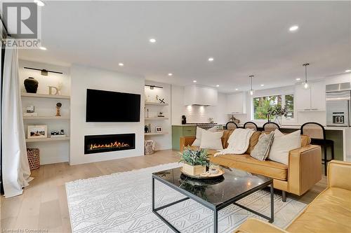 514 Oxbow Road, Waterloo, ON - Indoor Photo Showing Living Room With Fireplace