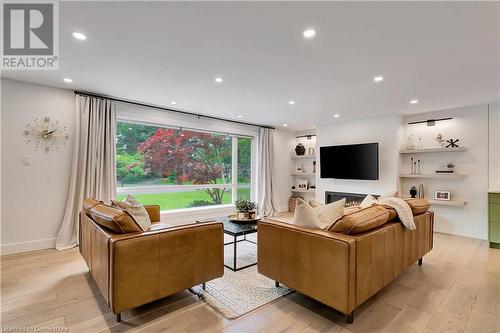 514 Oxbow Road, Waterloo, ON - Indoor Photo Showing Living Room