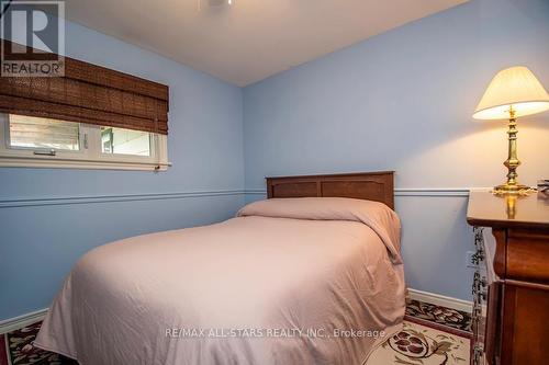 690 Post Road, Kawartha Lakes, ON - Indoor Photo Showing Bedroom